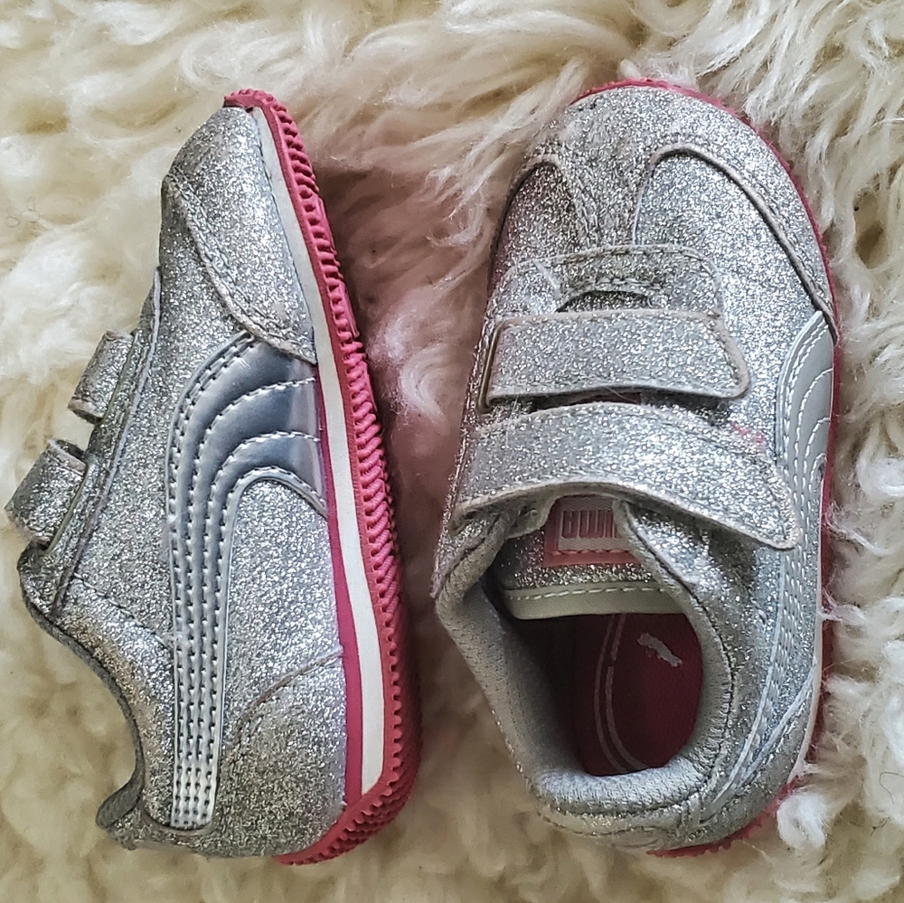 Puma snap tennis shoes